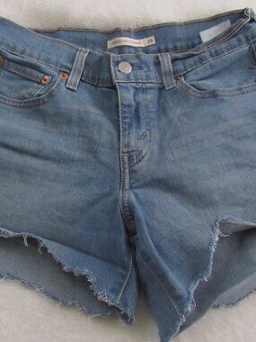 Levi's Relaxed Straight Size 26  USED